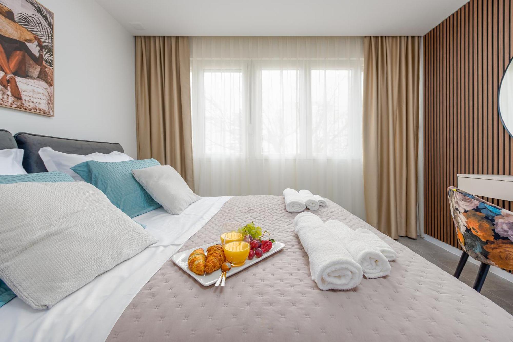 Sea La Vie Apartment
